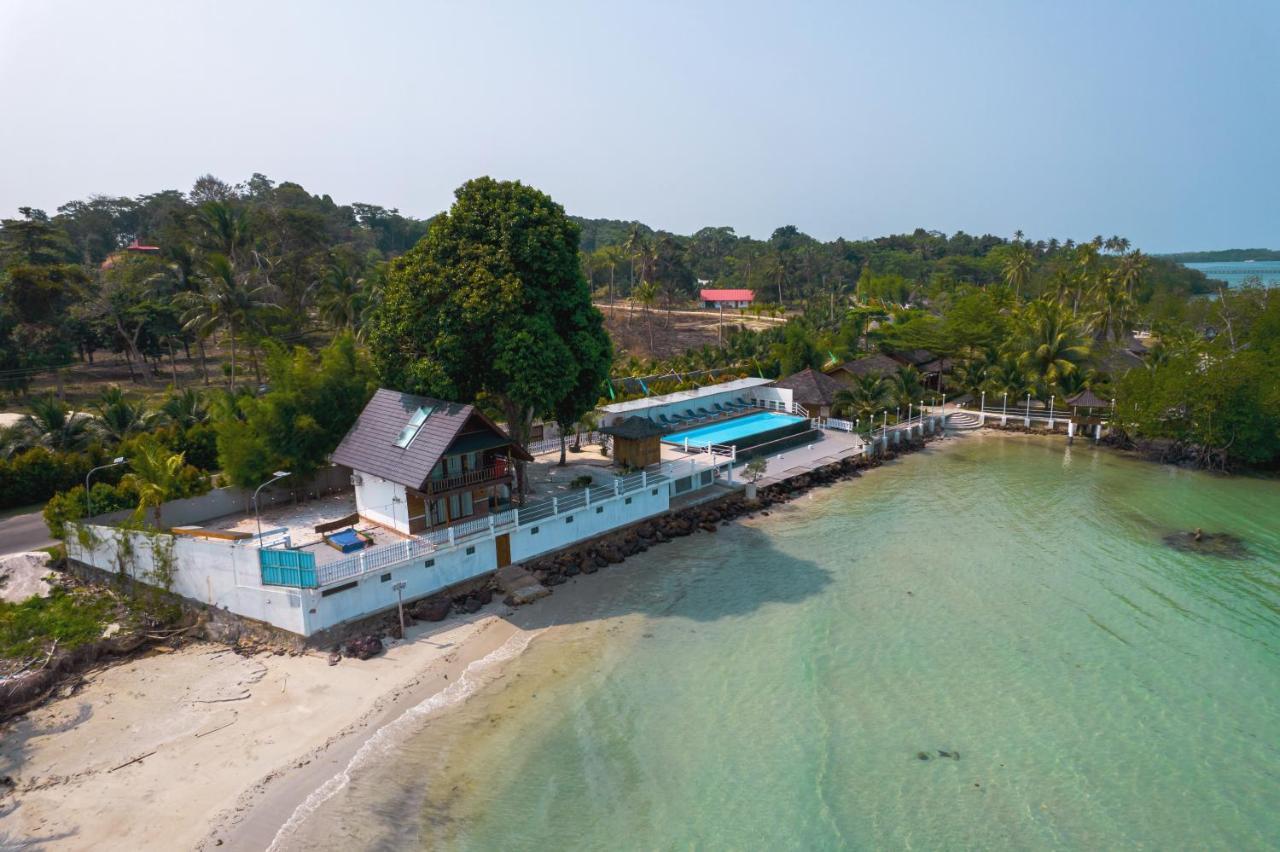 Bintan Exotica Resort By Waringin Hospitality Berakit Ngoại thất bức ảnh