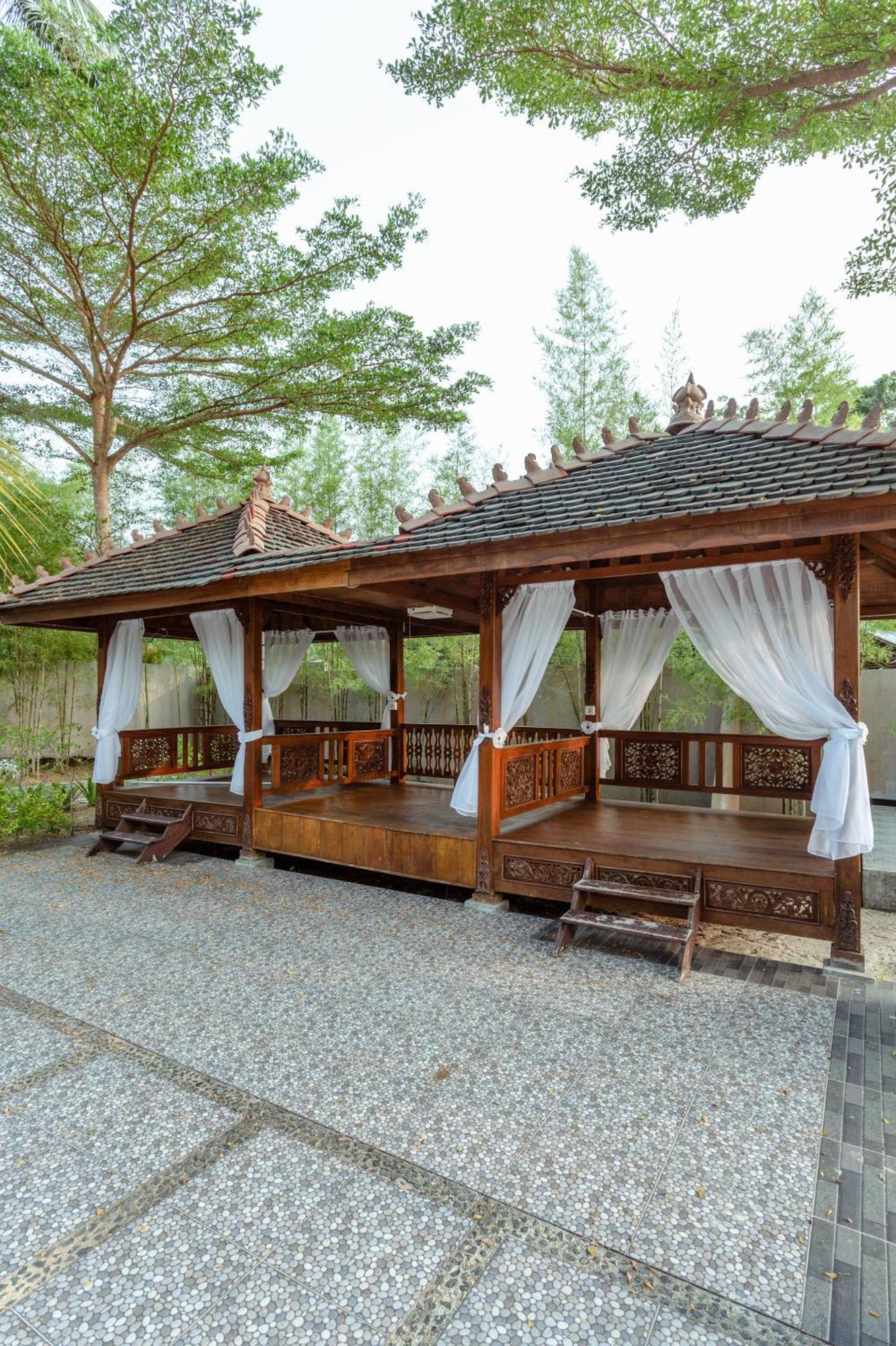 Bintan Exotica Resort By Waringin Hospitality Berakit Ngoại thất bức ảnh